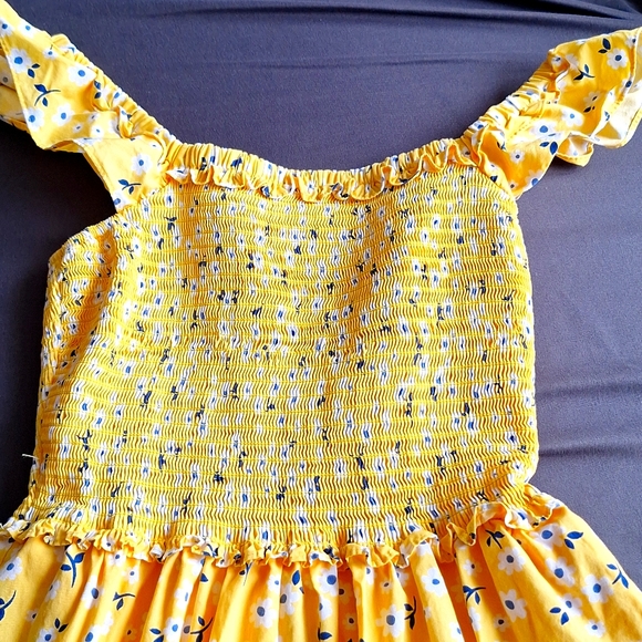 Kate Spade Yellow With White Flower Smocked Dress XS EUC - Picture 2 of 4